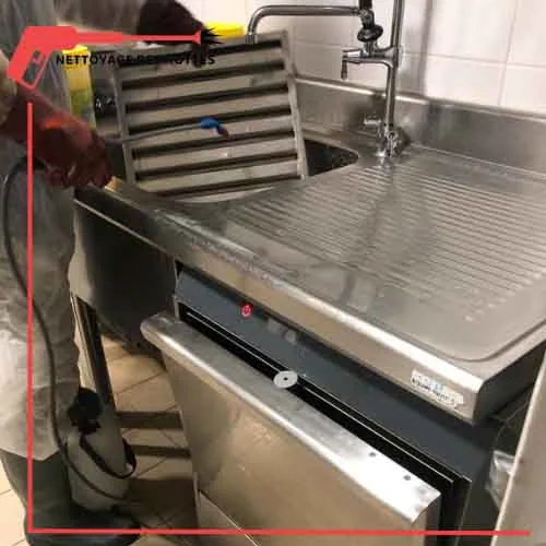 Nettoyage des filtres de hotte professionnelle